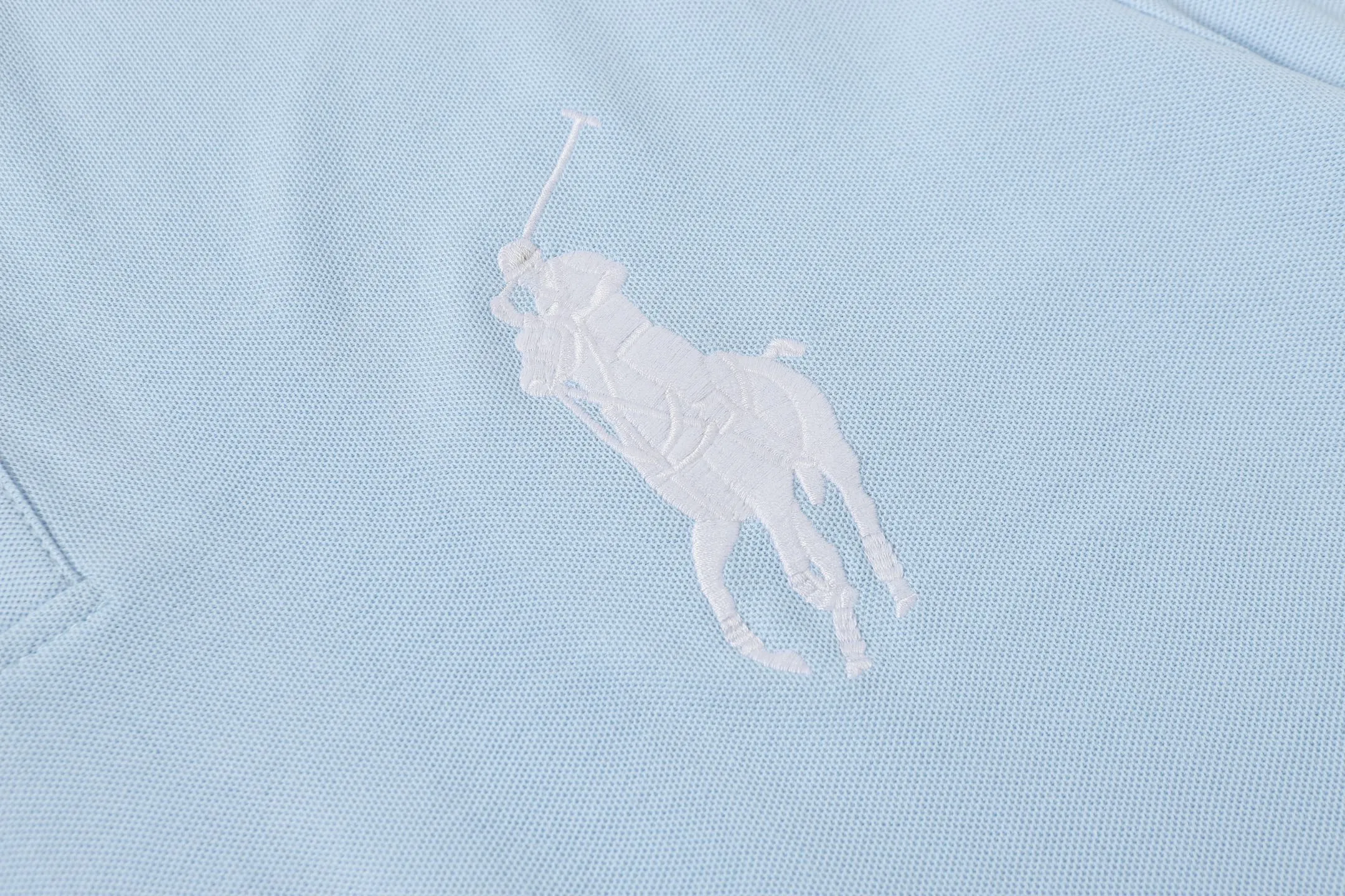 P150 Style No.: A012 [Ralph Lauren Classic Logo Embroidered Polo Shirt] ✅250g fine cotton pique fabric, custom-woven and dyed threads ✅Original stickers Scan the QR code to enter the official website ✅Large version, loose and stylish, can wear up to 210 pounds Color: Black White Navy Blue Sky Blue Dark Gray Floral Gray Size: S-XL